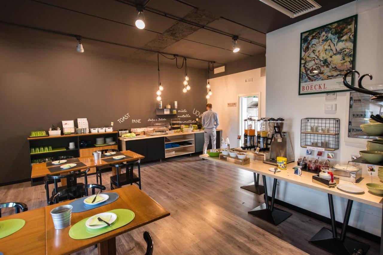 航海中心公寓酒店 加尔达湖滨 外观 照片